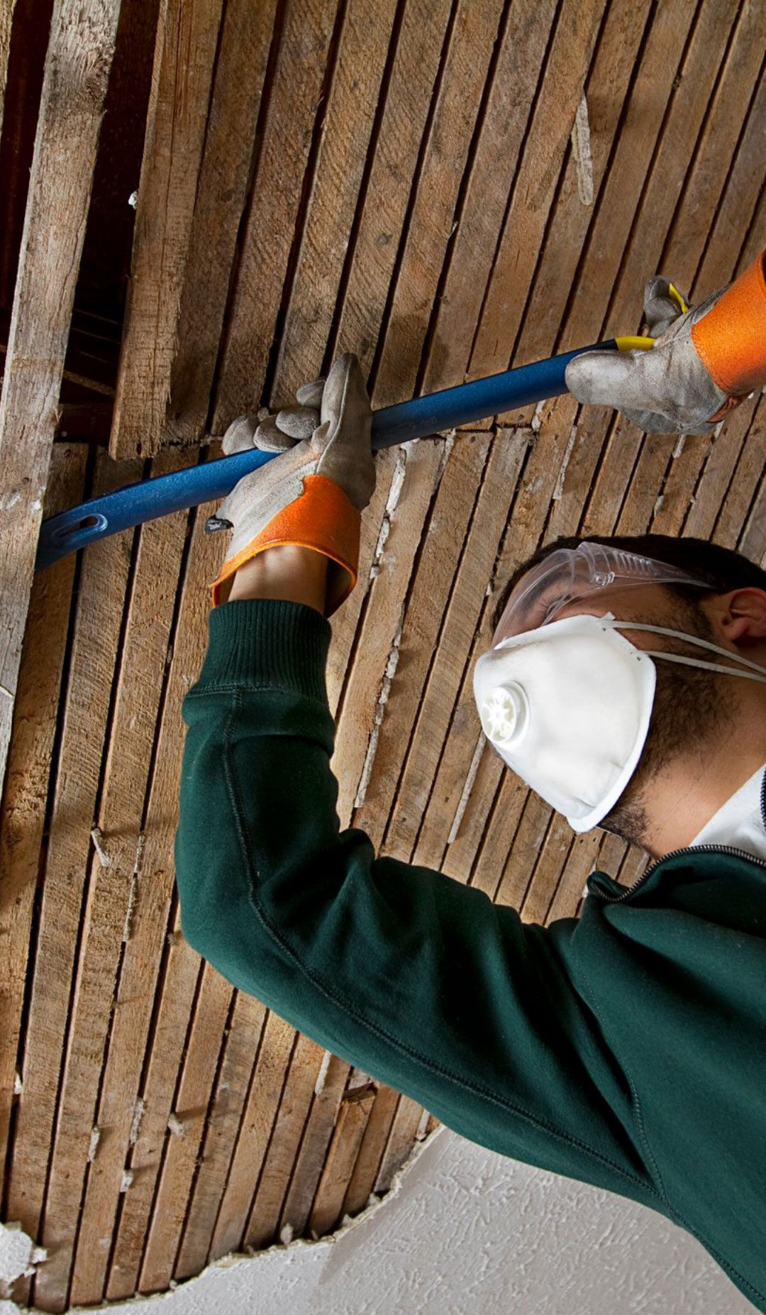 Efficient Junk Removal and Interior Demolition Services for Collingwood Residents Interior demolition professionals in Collingwood making junk removal stress-free